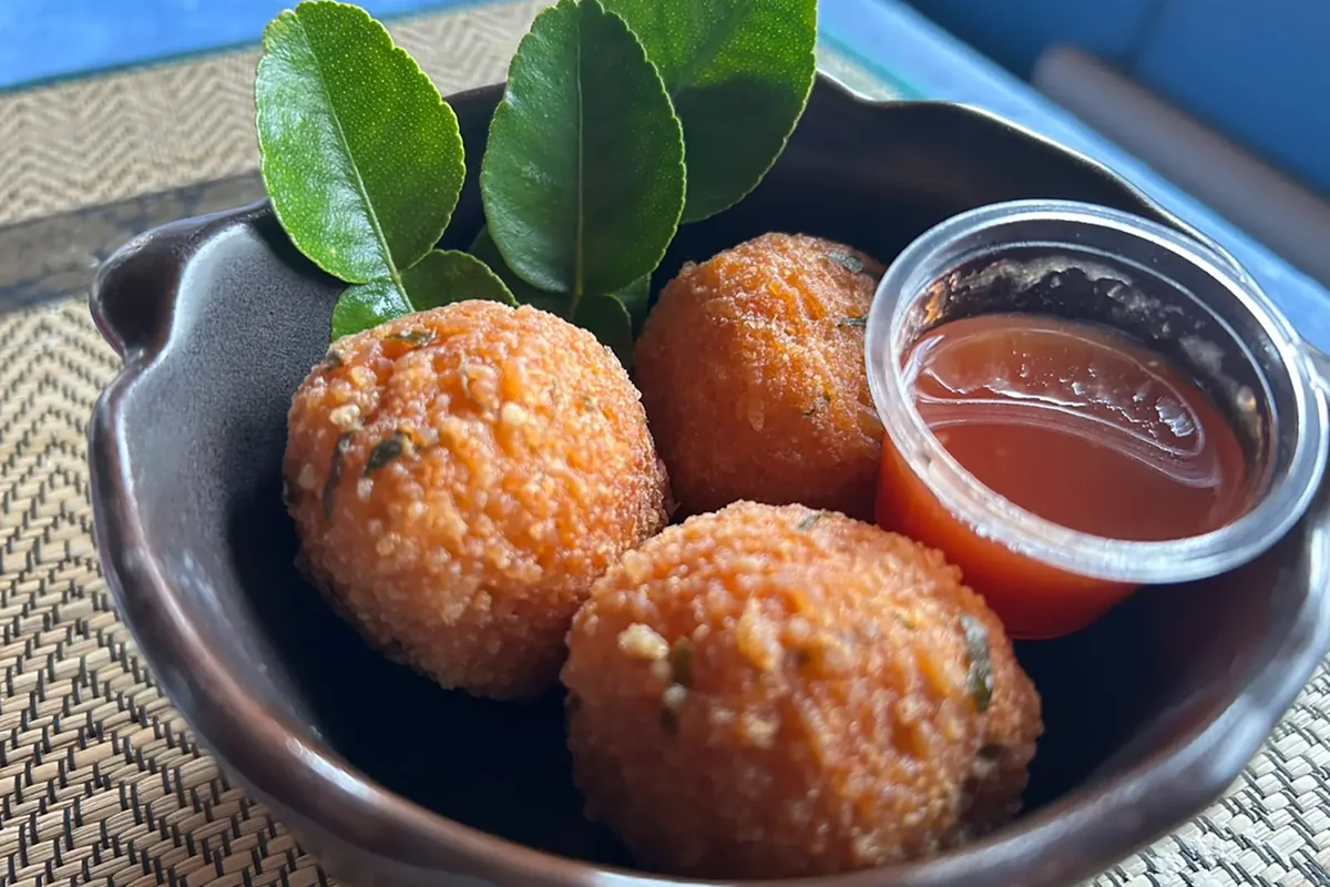 Knusprige thailändische Reisbällchen