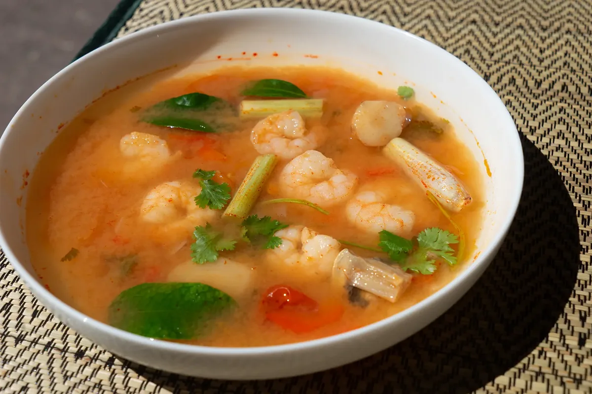 Scharfe Garnelensuppe Tom Yum Gung