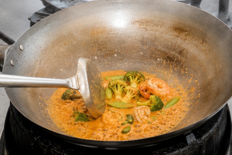 Thai-Streetfood wird im Wok frisch zubereitet